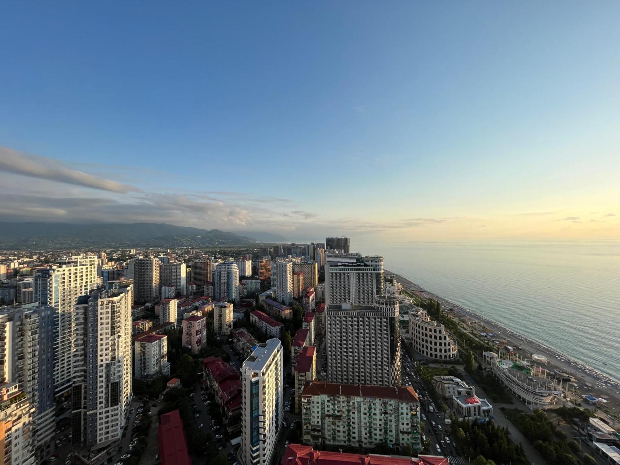 Orbi City Sun Tower 43 Floor Батуми Экстерьер фото