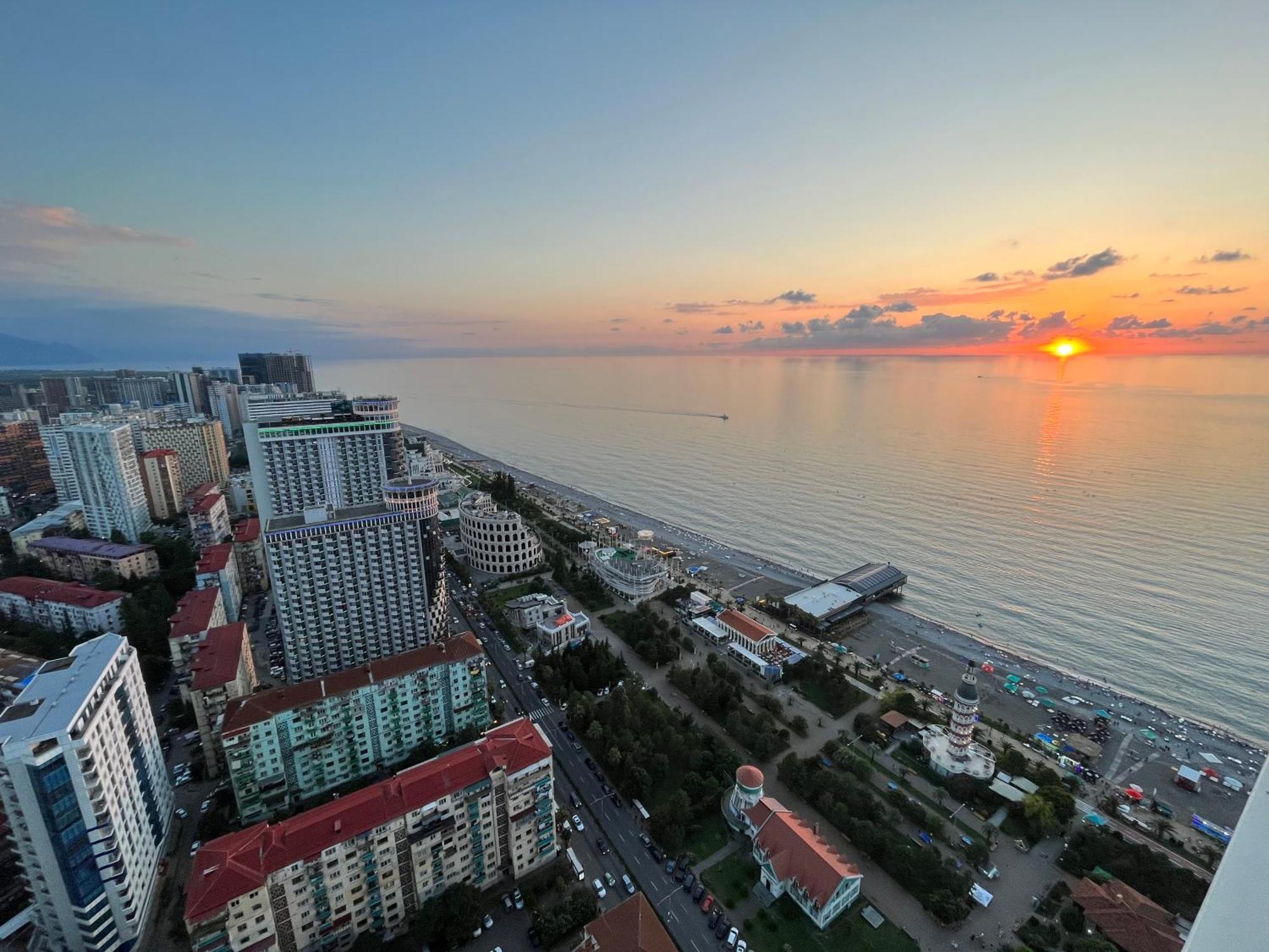 Orbi City Sun Tower 43 Floor Батуми Экстерьер фото